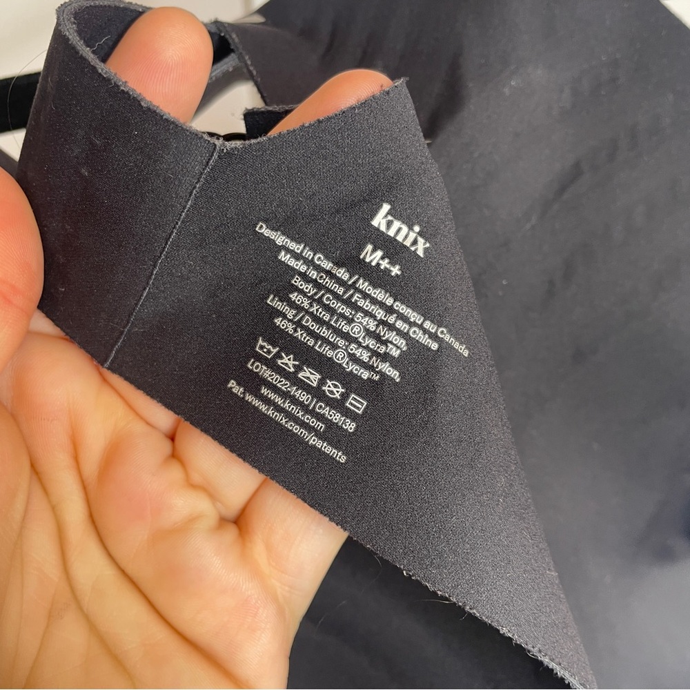 Knix | Revolution V-Neck Bra Black Size Medium++ Seamless Wireless - Picture 8 of 9